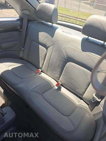 2005 Volkswagen New Beetle Coupe GLS Hatchback – miniatura 13