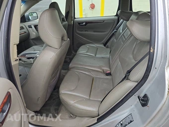 2005 Volvo XC70 w/Moonroof – miniatura 13