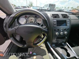 2006 Aston Martin Vanquish S - miniatura 11