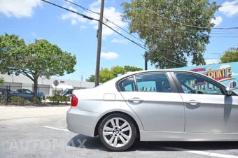 2006 BMW 3 Series Sedan 325i - miniatura 27