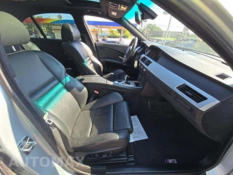 2006 BMW M5 Sedan - miniatura 15