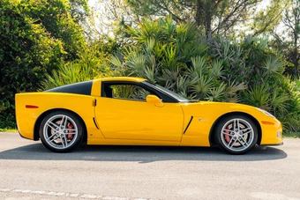 2006 Chevrolet Corvette Z06 Coupe - miniatura 2