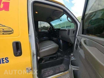 2006 Chevrolet Express 2500 Cargo Van 1WT 135.0" WB - miniatura 16