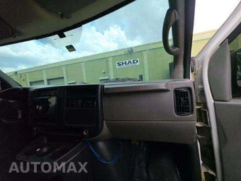 2006 Chevrolet Express 2500 Cargo Van 1WT 135.0" WB - miniatura 17