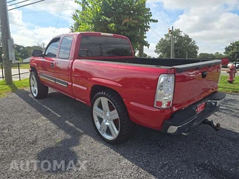 2006 Chevrolet Silverado 1500 LT Extended Cab Medium Bed 1LT w/Rear Doors - miniatura 2