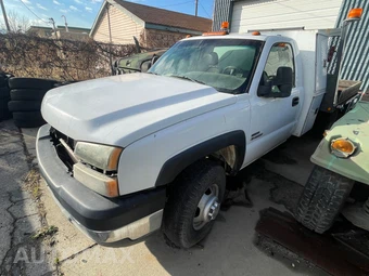 2006 Chevrolet Silverado 3500 Cab Chassis WT Regular Cab 1WT DRW - car from the USA, Manheim Buy-Now listing at AUTOMAX