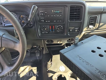 2006 Chevrolet Silverado 3500 Cab Chassis WT Regular Cab 1WT DRW - miniatura 11