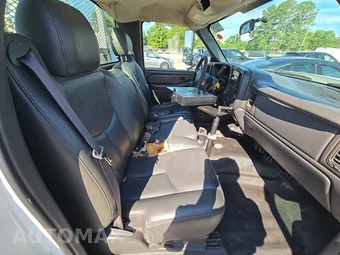 2006 Chevrolet Silverado 3500 Cab Chassis WT Regular Cab 1WT DRW - miniatura 8