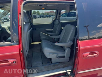2006 Chrysler Town & Country Touring 119.3