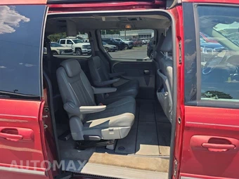 2006 Chrysler Town & Country Touring 119.3" WB – miniatura 14