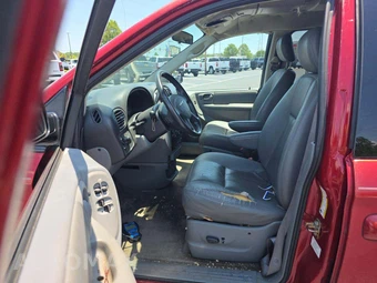 2006 Chrysler Town & Country Touring 119.3