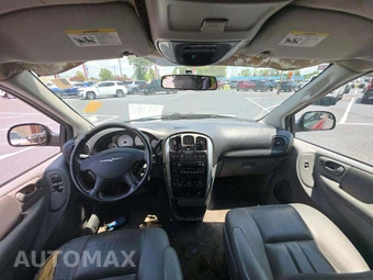 2006 Chrysler Town & Country Touring 119.3
