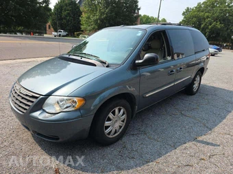 2006 Chrysler Town & Country Touring 119.3" WB