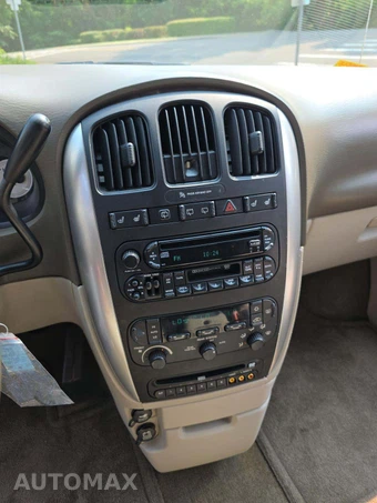 2006 Chrysler Town & Country Touring 119.3" WB - miniatura 10