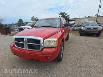 2006 Dodge Dakota SLT Crew Cab Medium Bed - samochód z USA z aukcji Manheim, oferta Kup Teraz w AUTOMAX