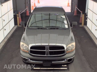 2006 Dodge Ram 1500 SLT Crew Cab Medium Bed – miniatura 2