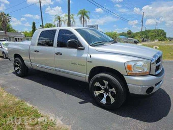 2006 Dodge Ram 1500 SLT Extended Crew Cab Medium Bed – miniatura 4
