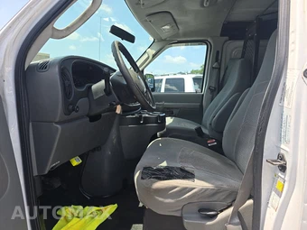 2006 Ford E-250 Commercial Cargo Van 138.0" WB – miniatura 7