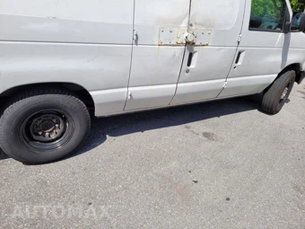 2006 Ford E-250 Recreational Van 138.0" WB - miniatura 4