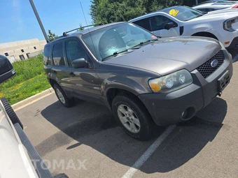 2006 Ford Escape XLT – miniatura 4