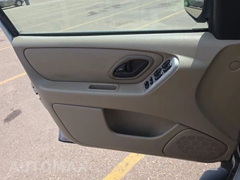 2006 Ford Escape XLT - miniatura 9