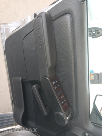 2006 Ford Explorer Limited – miniatura 9