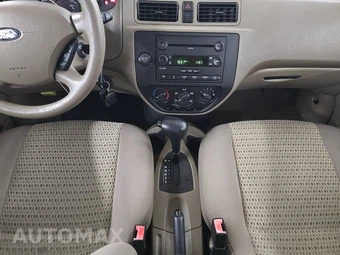 2006 Ford Focus ZX4 SE Sedan - miniatura 11