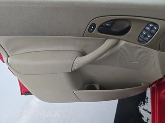 2006 Ford Focus ZX4 SE Sedan - miniatura 9