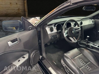 2006 Ford Mustang GT Convertible - miniatura 6