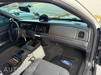 2006 Ford Police Interceptor 3.27 Axle - miniatura 29