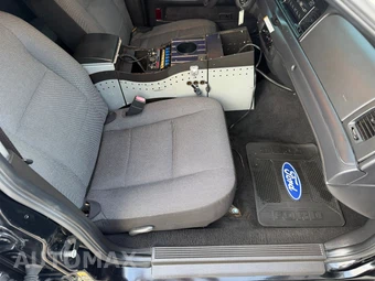 2006 Ford Police Interceptor 3.27 Axle - miniatura 30