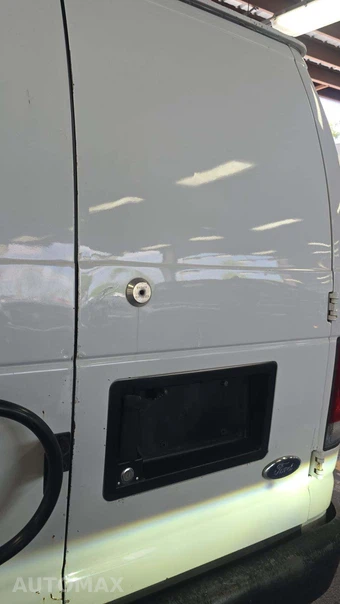 2006 Ford Super Duty E-350 Commercial Cargo Van 138.0" WB - miniatura 10