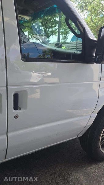 2006 Ford Super Duty E-350 Commercial Cargo Van 138.0" WB - miniatura 17