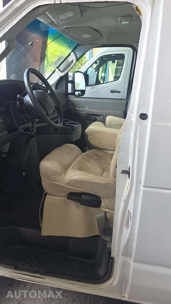 2006 Ford Super Duty E-350 Commercial Cargo Van 138.0" WB - miniatura 5
