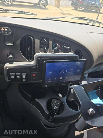 2006 Ford Super Duty E-350 Cutaway DRW - miniatura 10