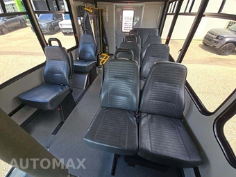 2006 Ford Super Duty E-350 Cutaway DRW - miniatura 13