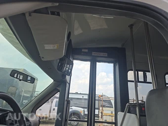2006 Ford Super Duty E-350 Cutaway DRW – miniatura 16
