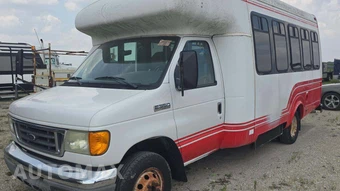 2006 Ford Super Duty E-350 Cutaway DRW – miniatura 17