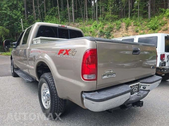 2006 Ford Super Duty F-250 XL Crew Cab Medium Bed - miniatura 2