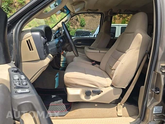 2006 Ford Super Duty F-250 XL Crew Cab Medium Bed - miniatura 6