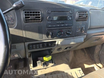 2006 Ford Super Duty F-350 Cab Chassis XL Extended Cab w/Rear Doors DRW - miniatura 11