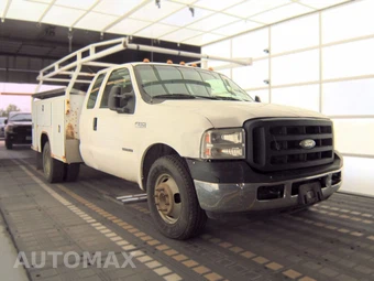 2006 Ford Super Duty F-350 Cab Chassis XL Extended Cab w/Rear Doors DRW - miniatura 3