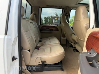 2006 Ford Super Duty F-350 Lariat Crew Cab Long Bed DRW - miniatura 8