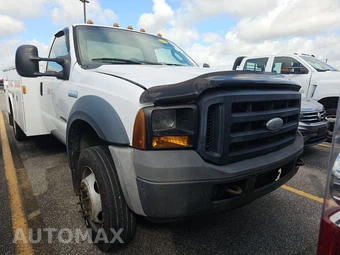 2006 Ford Super Duty F-450 Cab Chassis XL Regular Cab DRW - miniatura 2