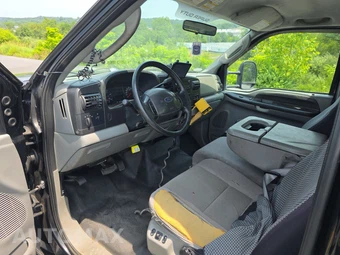 2006 Ford Super Duty F-450 Cab Chassis XLT Regular Cab DRW - miniatura 4