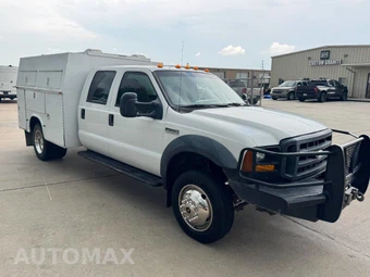 2006 Ford Super Duty F-550 Cab Chassis XL Crew Cab DRW - miniatura 14