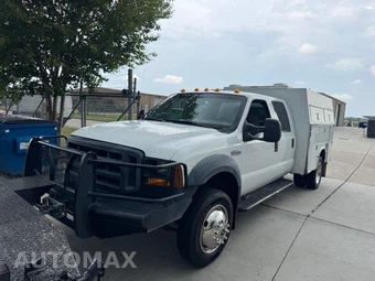 2006 Ford Super Duty F-550 Cab Chassis XL Crew Cab DRW - miniatura 16