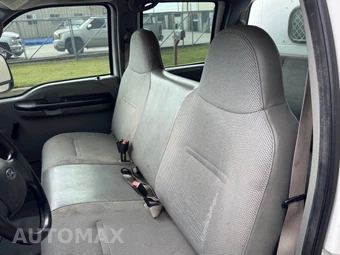2006 Ford Super Duty F-550 Cab Chassis XL Crew Cab DRW - miniatura 7