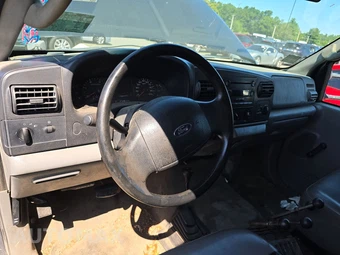 2006 Ford Super Duty F-550 Cab Chassis XL Regular Cab DRW - miniatura 11