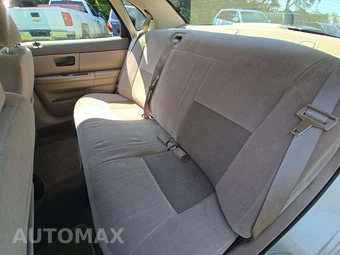 2006 Ford Taurus SE – miniatura 13